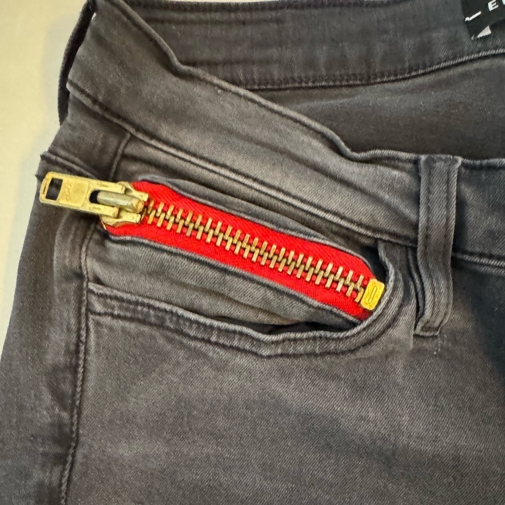 Etienne Marcel Distressed Grey Jeans w/ Red Zipper Detail – Size 29 - Picture 6 of 17